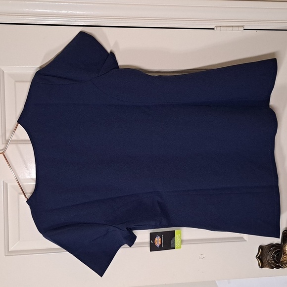 NWT Dickies Xtreme Stretch Scrub Top Contemporary Sizr Small - Picture 2 of 10